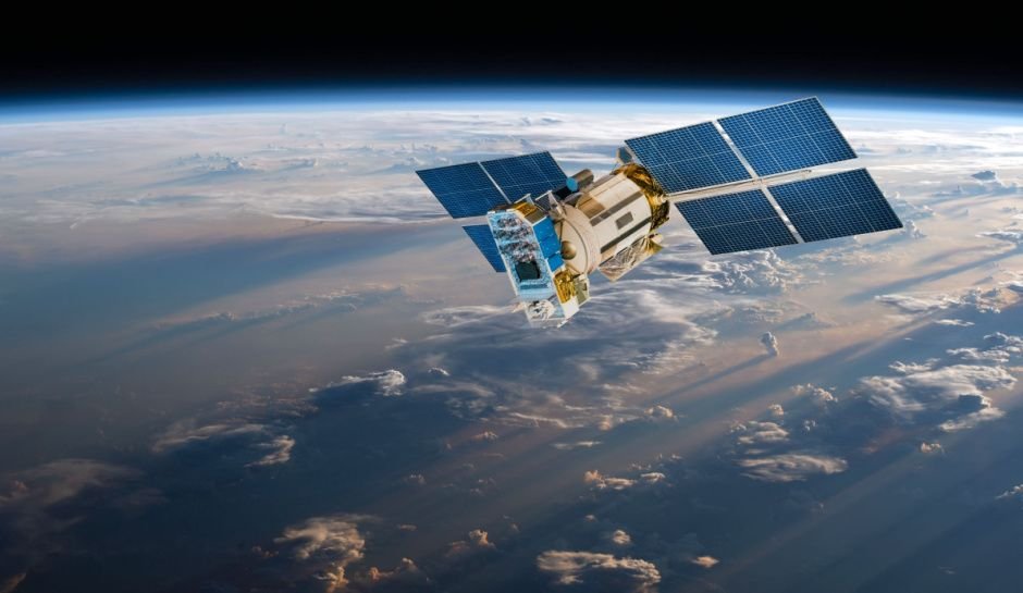 Apple invests billions in Globalstar for satellite services and improved iPhone connectivity