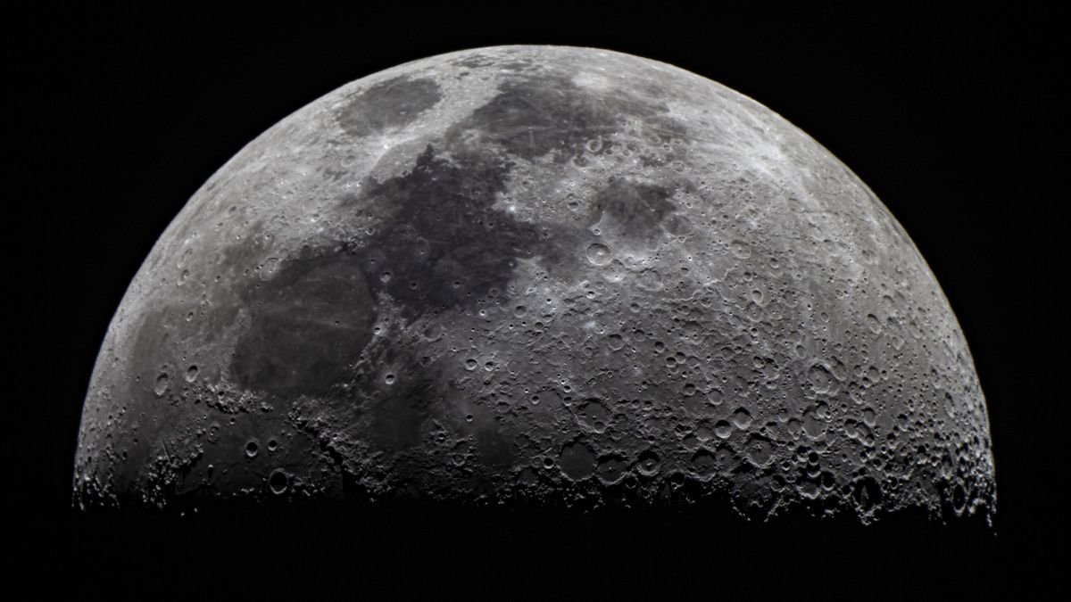 Astronomer captures possible Geminid meteors smashing into the moon (video)