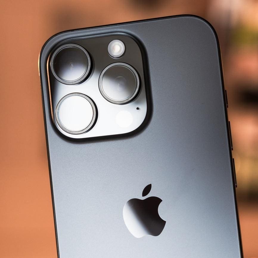 Leaked Photos Reveal Surprising Camera Design