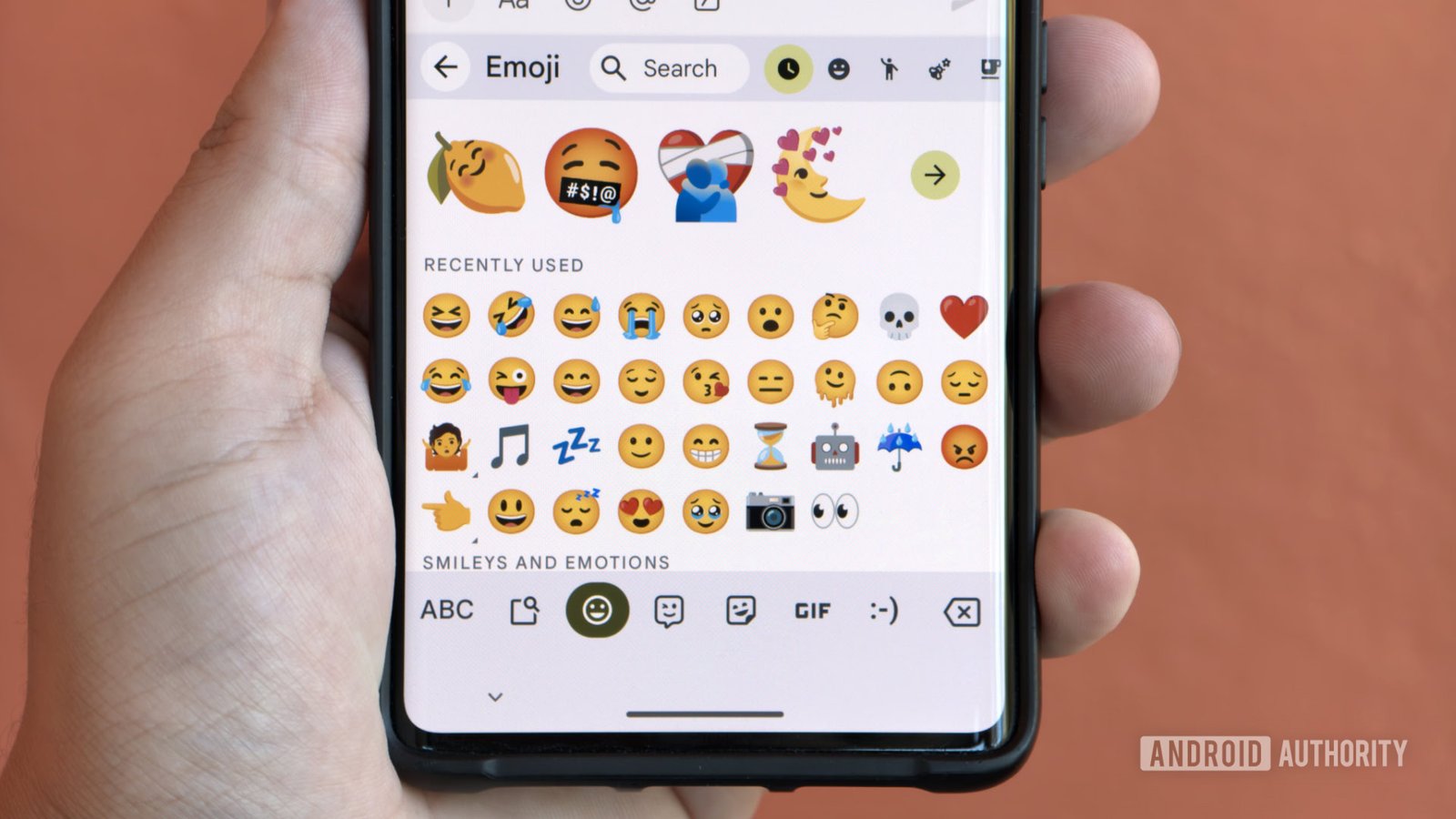 New Emoji Kitchen changes include ready-made suggestions, more