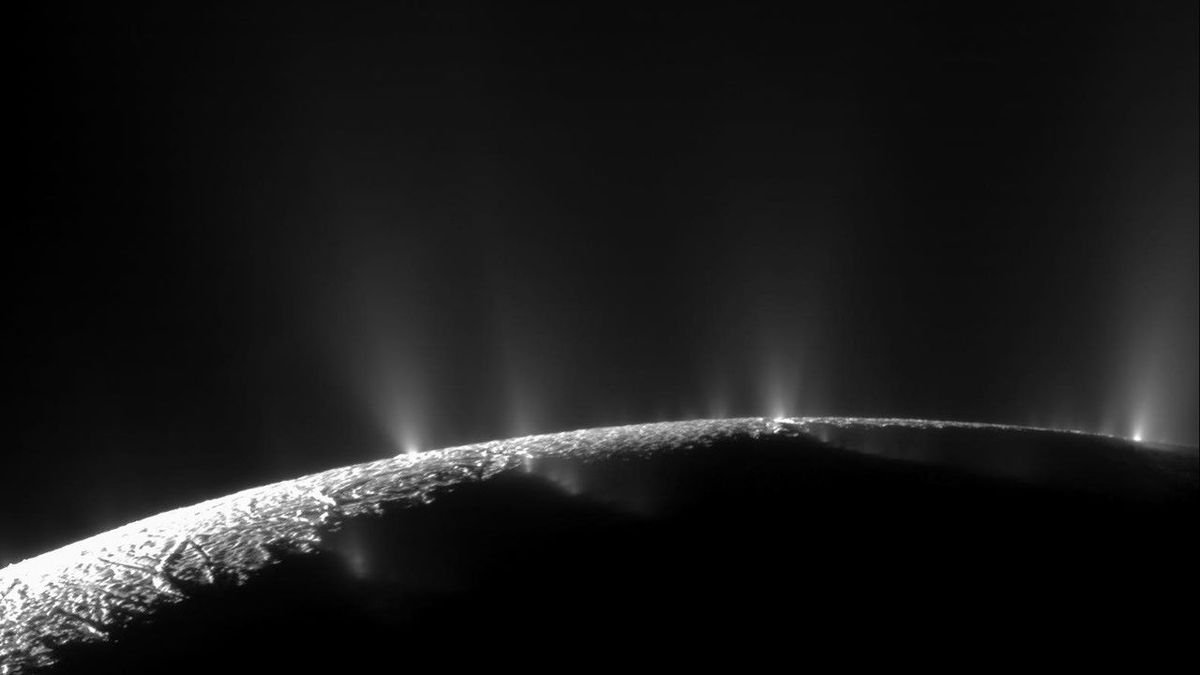 There’s a weird, disappearing dark spot on Saturn’s moon Enceladus