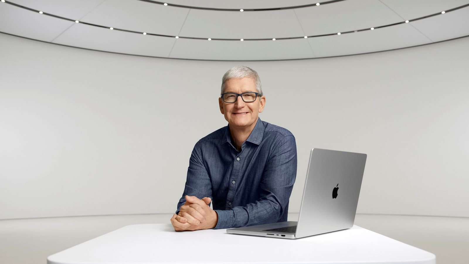 Apple CEO Tim Cook Donating $1 Million to Trump’s Inaugural Fund