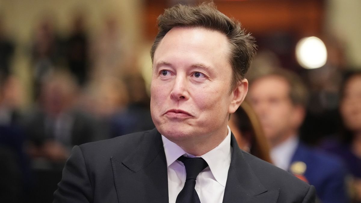 ‘Elon is a father who gets lots of sex’ somehow leads to renewed claims that Elon Musk superfan Adrian Dittmann is actually Musk himself