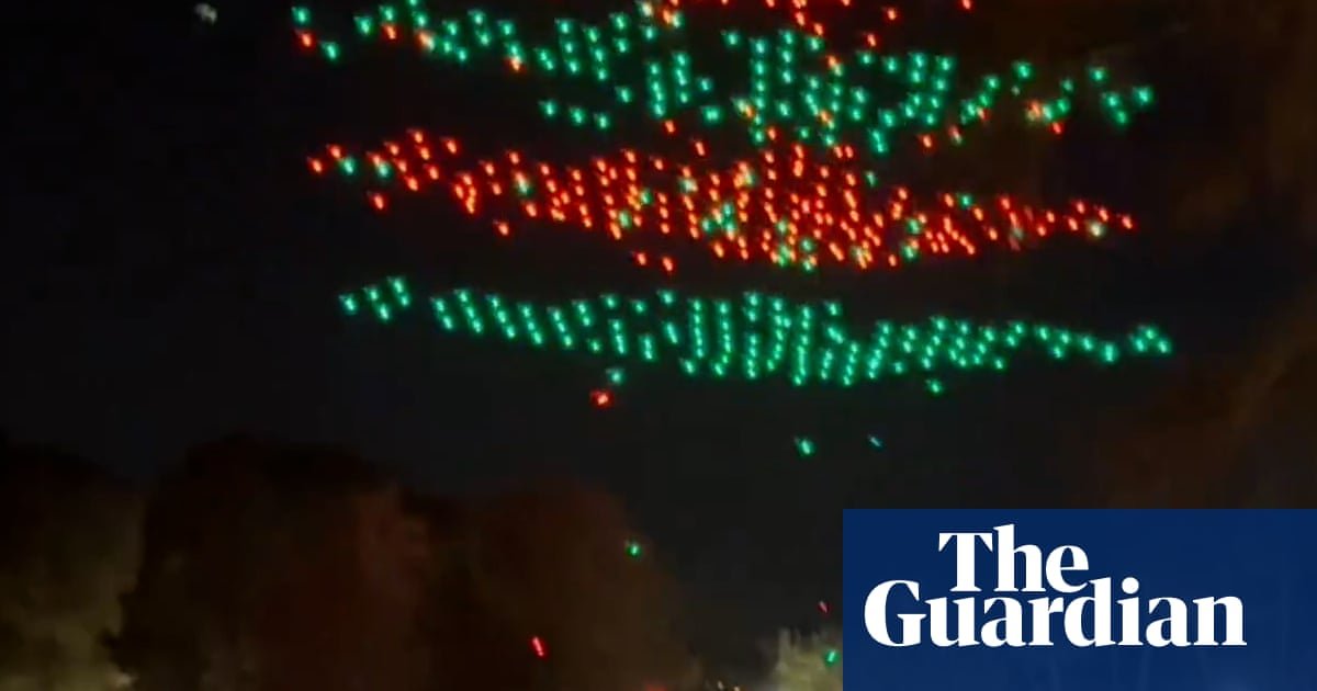 Moment captured when drones collide and fall to ground at Florida holiday event – video