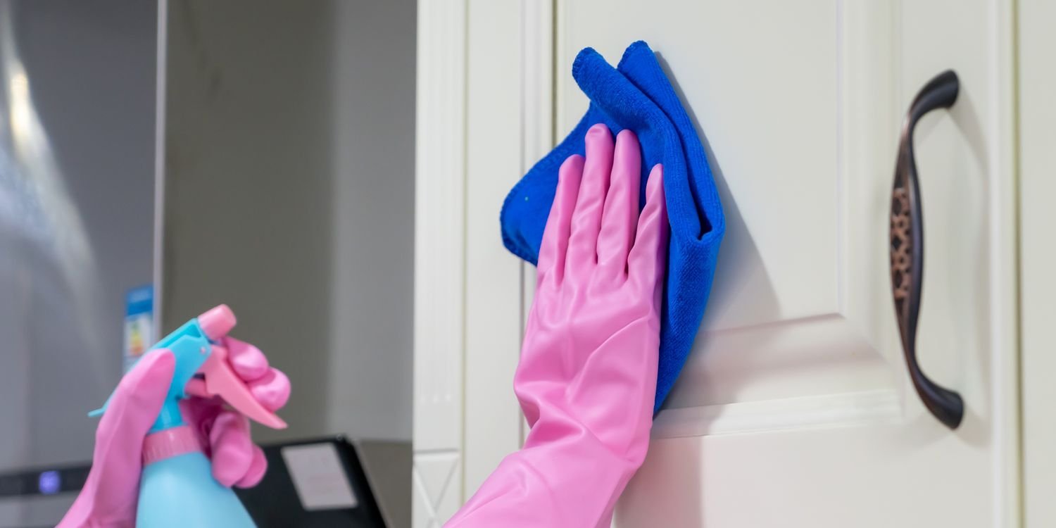 9 Filthy Spots in the Kitchen Most People Forget to Clean, According to Experts
