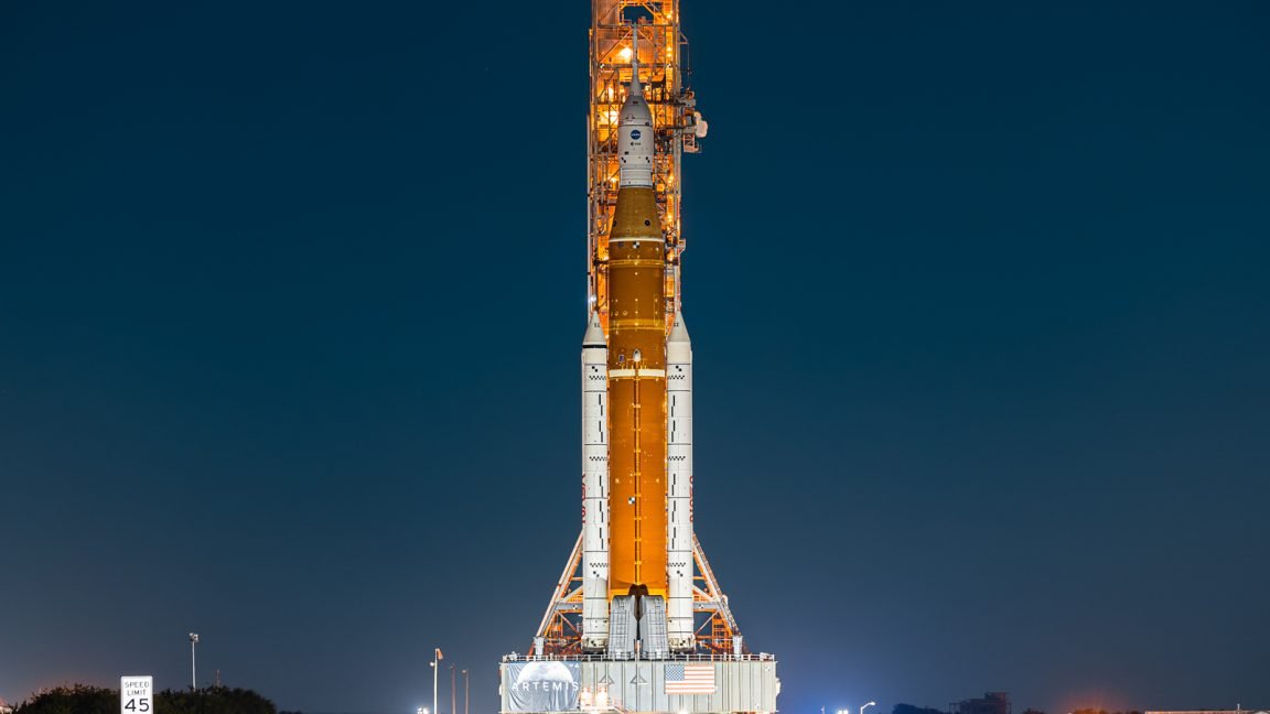 Boeing has informed its employees that NASA may cancel SLS contracts