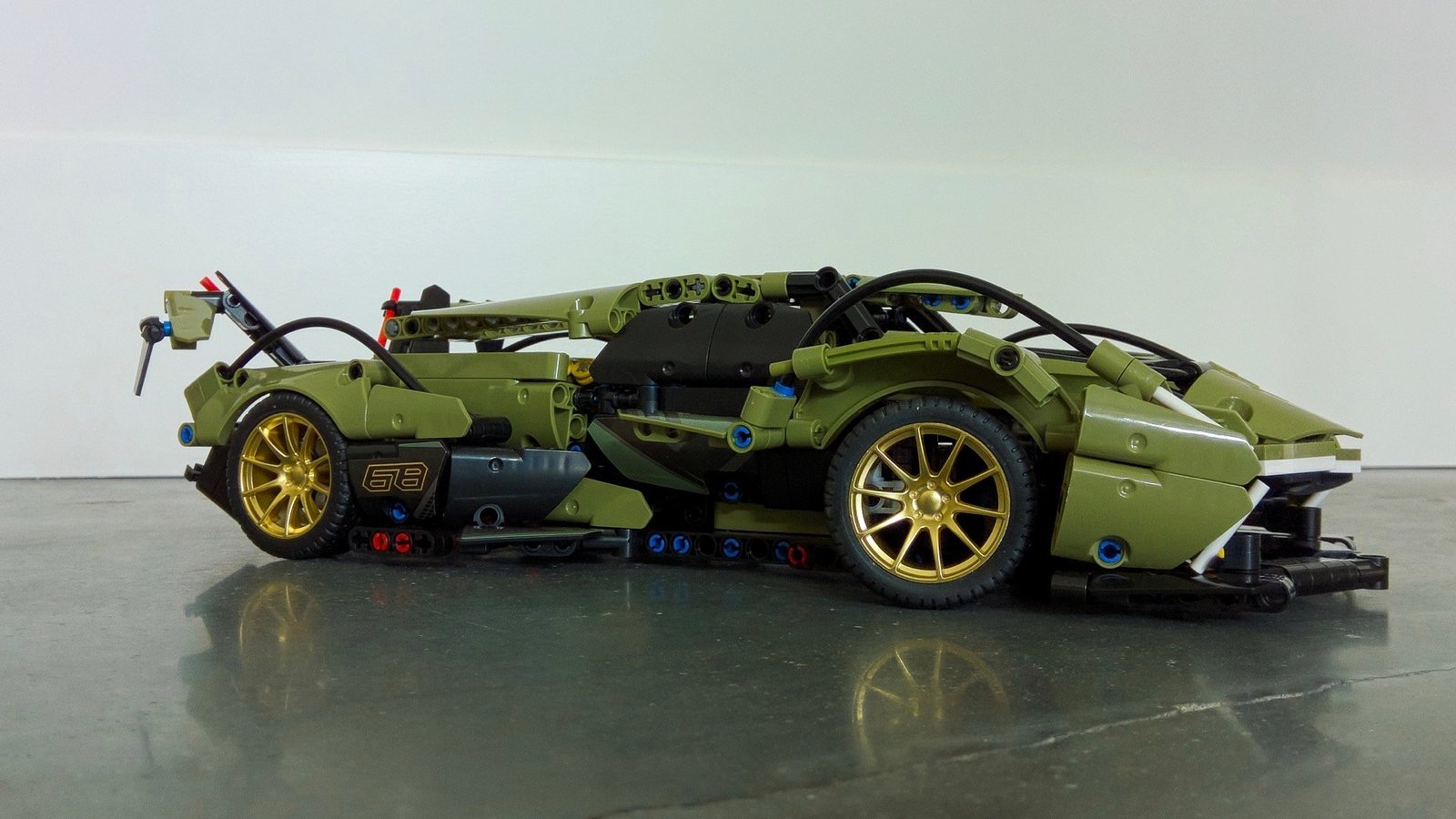 GO! Speed racer: Get behind the wheel of a Lamborghini with this camera
