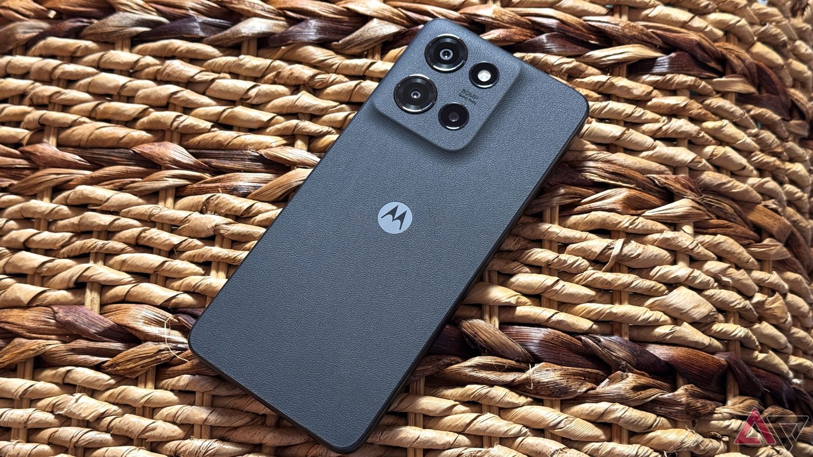 Review: The Moto G (2025) is an inexpensive, no-frills phone that delivers on the basics