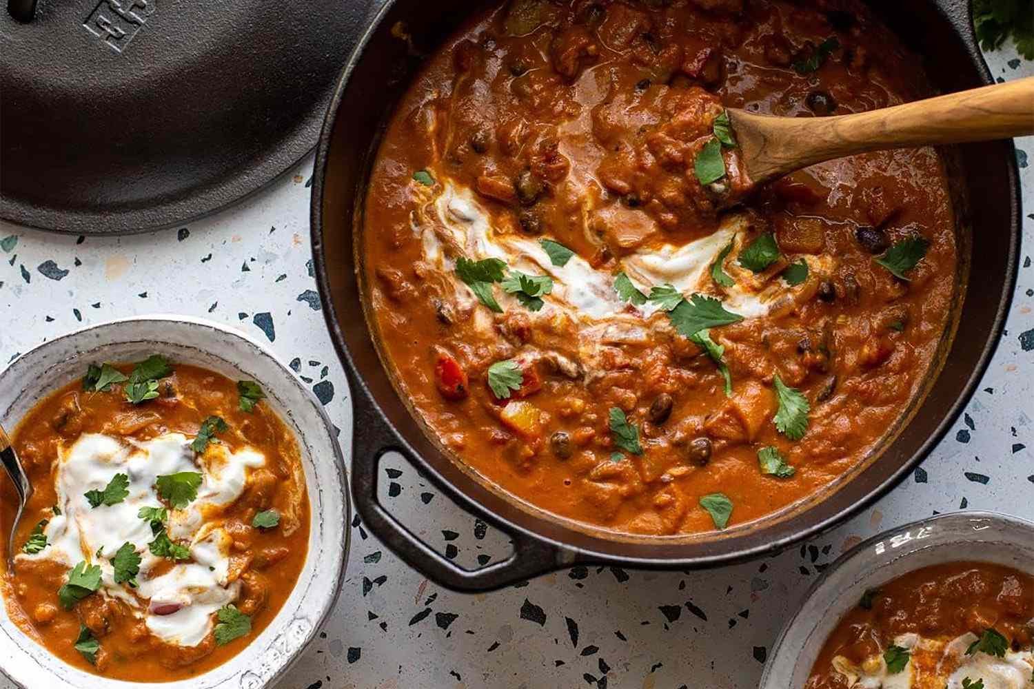 Shoppers Say ‘Don’t Wait’ to Buy This Editor-Loved Lodge Cast Iron Dutch Oven